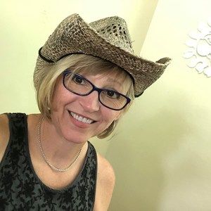 Meet your Posher, Cyndi